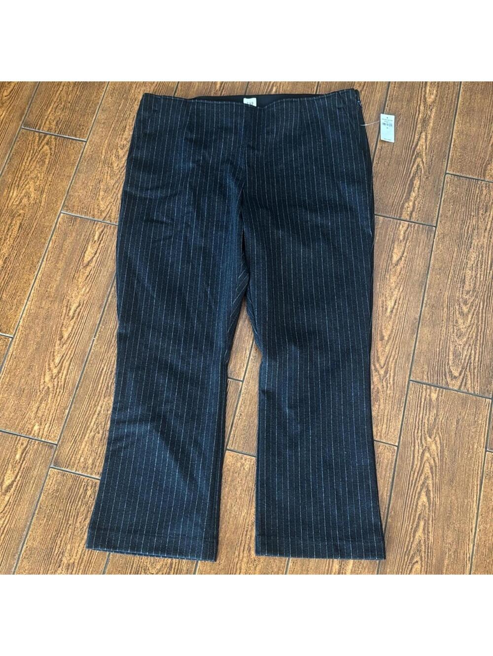 Gap crop flare pants Size 18 NWT